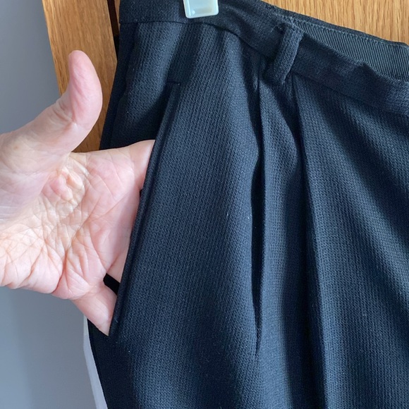 Giorgio Armani 3 piece suit. Jacket, sleeveless top, pants, size 14. - Picture 10 of 15